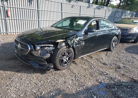 2025 Mercedes-Benz E 350 z USA, uszkodzony, nr VIN W1KLF4HB4SA100811